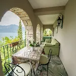 Panoramic View With Pool & Breakfast Appartamento Torri Del Benaco