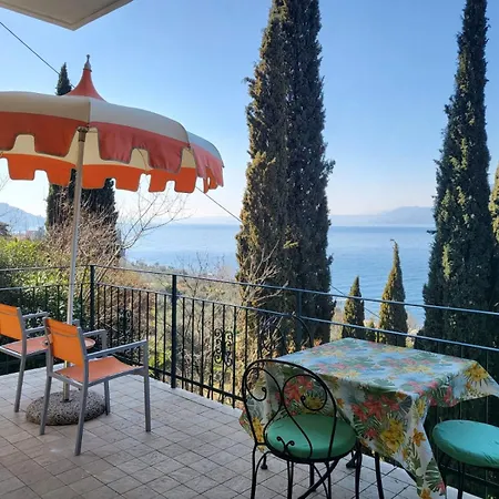 Wonderful View With Pool With Breakfast Gardasee
