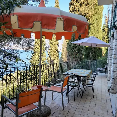Wonderful View With Pool With Breakfast Gardasee Apartment