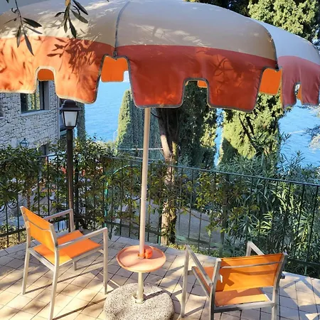 Wonderful View With Pool With Breakfast Gardasee Apartment