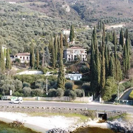 Wonderful View With Pool With Breakfast Gardasee Torri Del Benaco