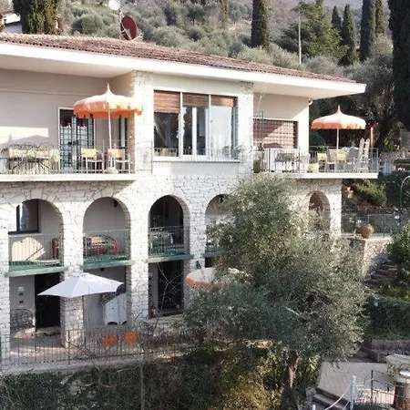 Wonderful View With Pool With Breakfast Gardasee