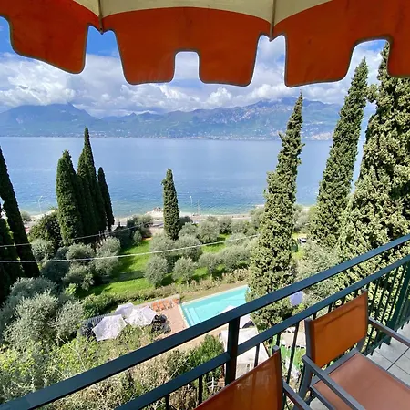 Wonderful View With Pool With Breakfast Gardasee