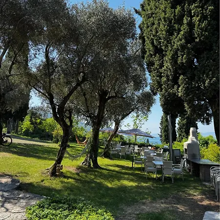 Wonderful View With Pool With Breakfast Gardasee Torri Del Benaco