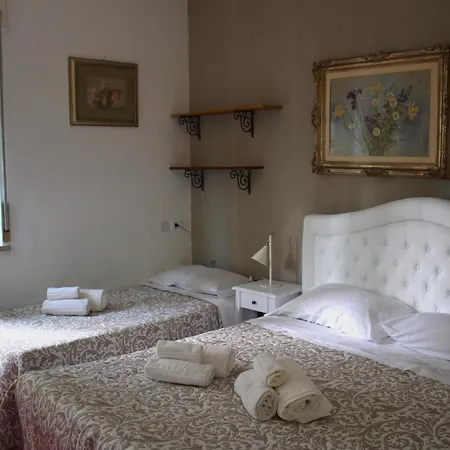 Apartamento Wonderful View With Pool With Breakfast Gardasee