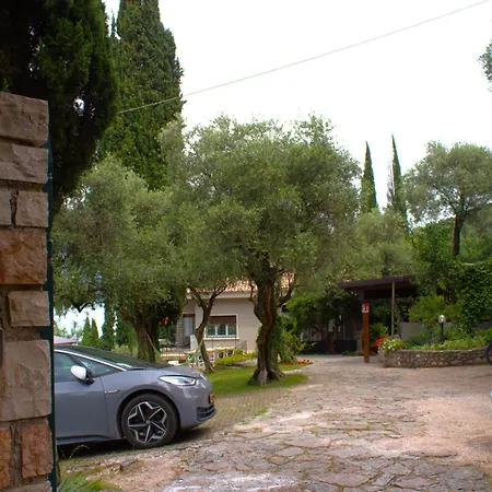 Apartment Wonderful View With Pool With Breakfast Gardasee Torri Del Benaco