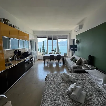 Apartamento Wonderful View With Pool With Breakfast Gardasee