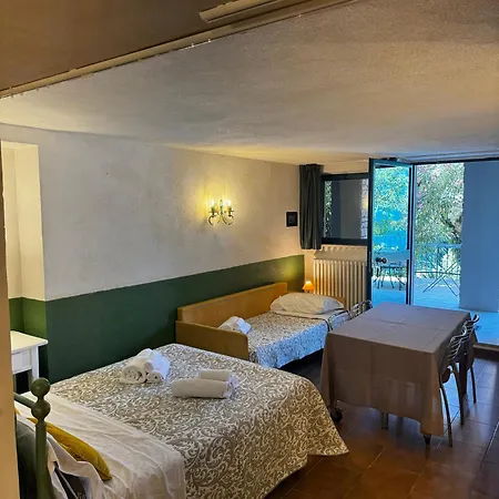 Wonderful View With Pool With Breakfast Gardasee