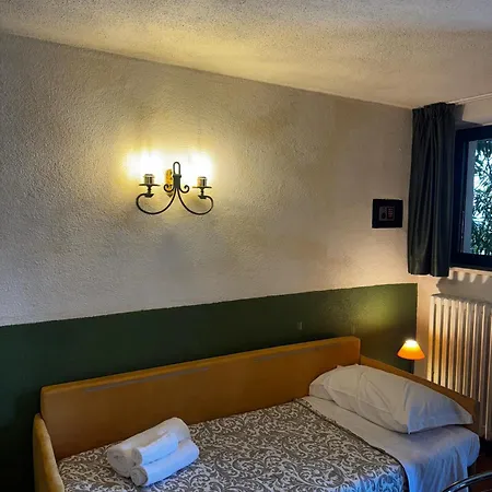 Apartamento Wonderful View With Pool With Breakfast Gardasee *