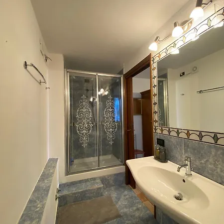 Apartamento Wonderful View With Pool With Breakfast Gardasee Torri Del Benaco
