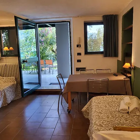 Apartment Wonderful View With Pool With Breakfast Gardasee Torri Del Benaco