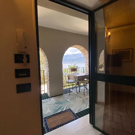Wonderful View With Pool With Breakfast Gardasee Apartment Torri Del Benaco