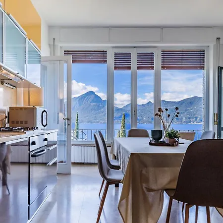 Panoramic View With Pool & Breakfast Apartman