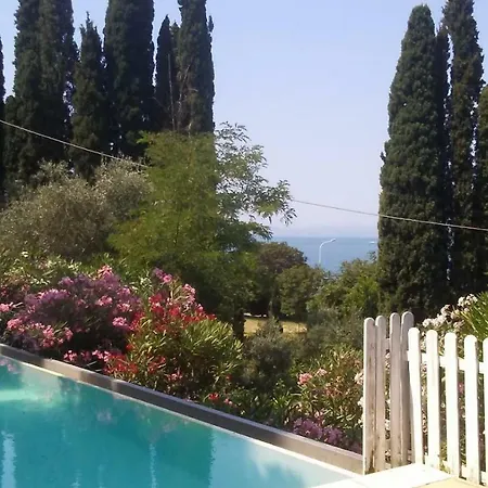 Apartment Wonderful View With Pool With Breakfast Gardasee