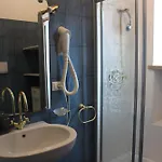 Panoramic Lake View Apartments With Pool & Breakfast
