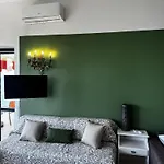 Апартаменты Panoramic Lake View Apartments With Pool & Breakfast Торри-дель-Бенако