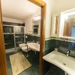 Panoramic Lake View Apartments With Pool & Breakfast Апартаменты Торри-дель-Бенако