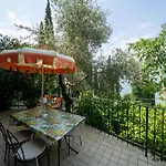 Panoramic Lake View Apartments With Pool & Breakfast Апартаменты