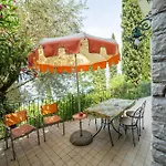 Апартаменты Panoramic Lake View Apartments With Pool & Breakfast *