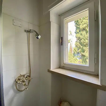 Lejlighed Wonderful View With Pool With Breakfast Gardasee